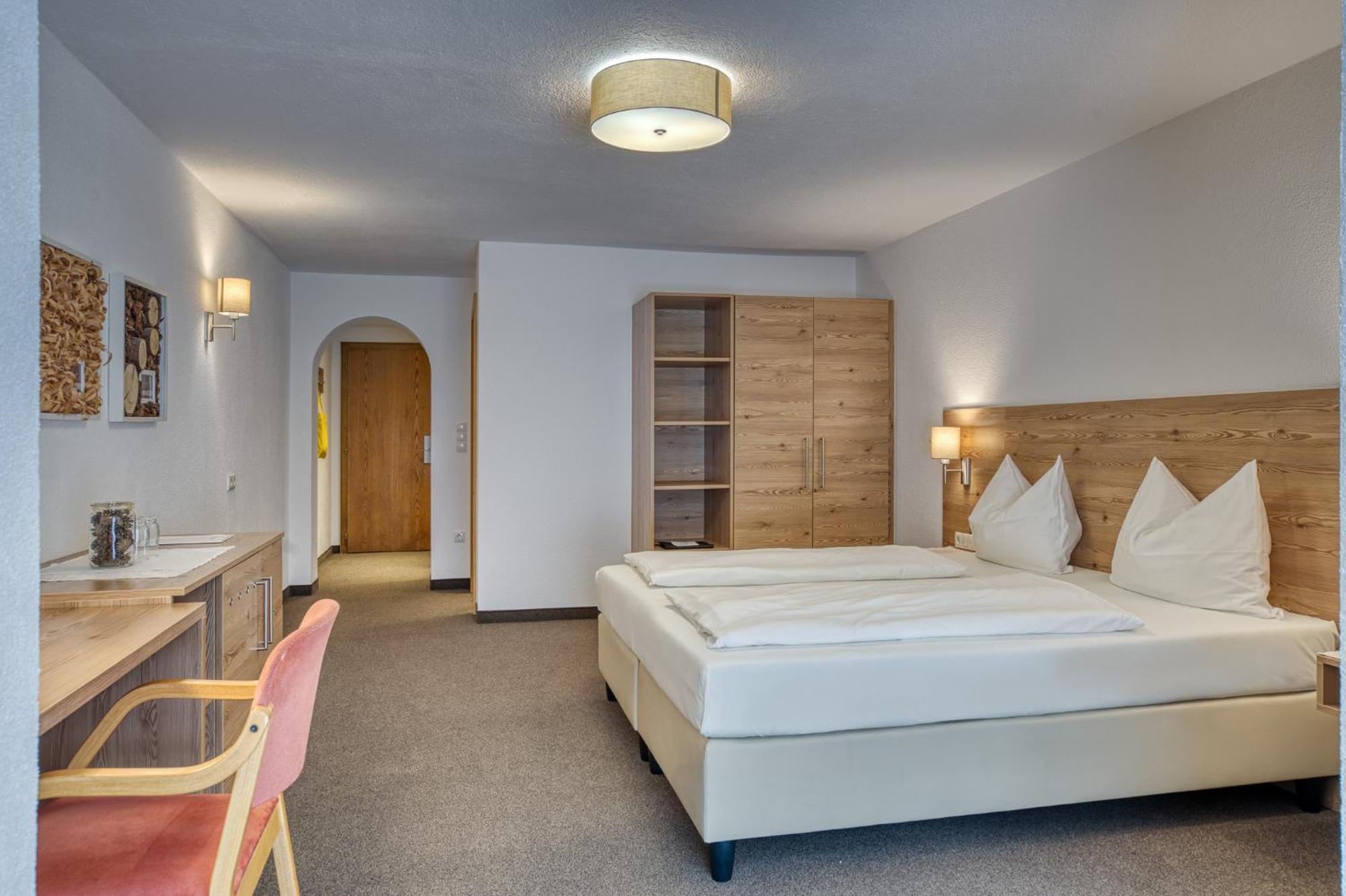 Junior Suite,1617842365:JPEG